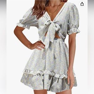 NWT • Kojooin floral tie front dress